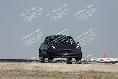 media/May-25-2025-Lotus Club Golden Gate (Sun) [[681474f0a2]]/Novice Group/Turn 2/